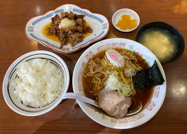 「ラーメン＋ホルモン定食」@レストラン 倉井の写真