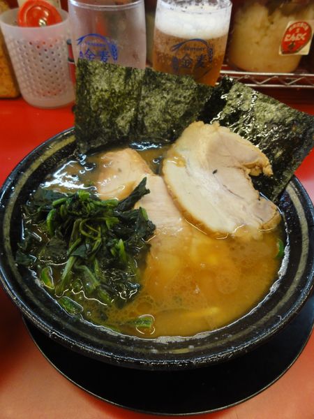 「ラーメン700円硬薄バラ50円🍺2杯」@柏 王道家の写真