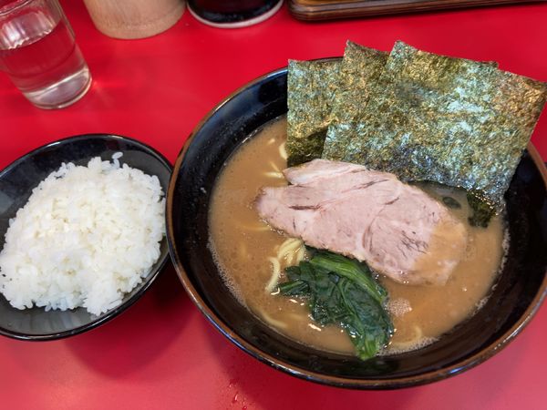 「ラーメン並」@横浜ラーメン 山本家の写真
