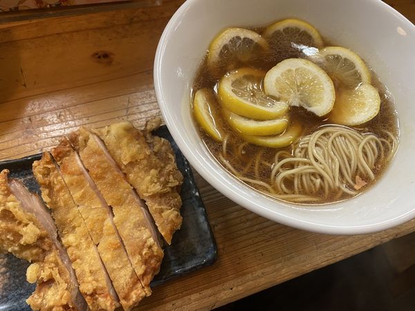 「レモンらーめん+鶏天」@中華蕎麦 りんすず食堂の写真