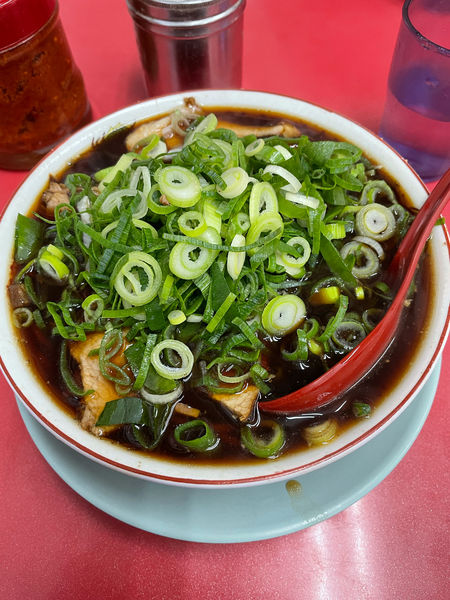 「中華そば並750円　ネギ多め50円」@新福菜館 本店の写真