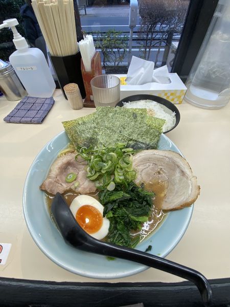 「得ラーメン(中盛) 全部普通」@横浜家系ラーメン田中の写真