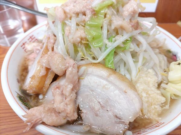 「ラーメン（麺少なめヤサイ少し多めニンニクアブラ）」@ラーメン二郎 亀戸店の写真