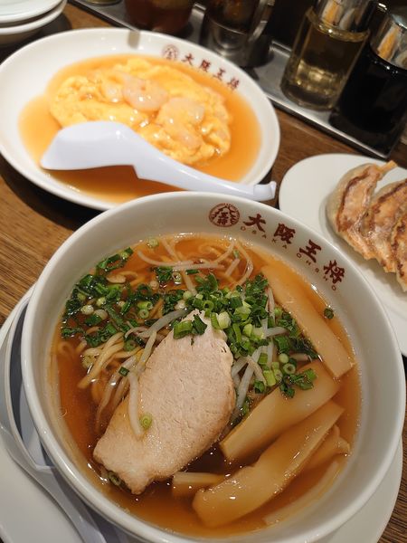 「中華そば(小、398円)+海老玉(600円)」@大阪王将 志木店の写真