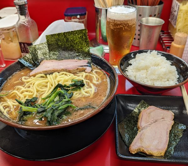 「大ラーメン+大ライス+金麦」@IEKEI_TOKYO 王道家直系の写真