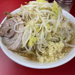 小ラーメン ヤサイ・ニンニク・ショウガ＋生卵