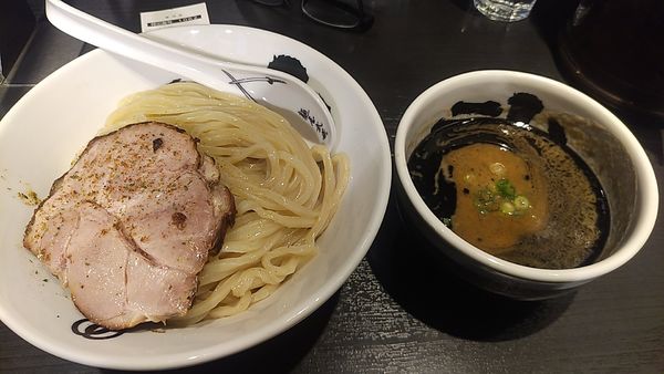 「濃厚黒つけ麺(2倍盛)」@麺屋武蔵 武骨相傳の写真