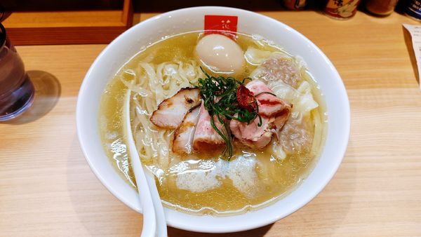 「特製塩煮干しそば・大盛　￥１０５０」@煮干中華そば ハナアオイの写真