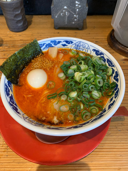 「亀王ラーメン（昔味・赤）」@九州らーめん亀王 京橋店の写真