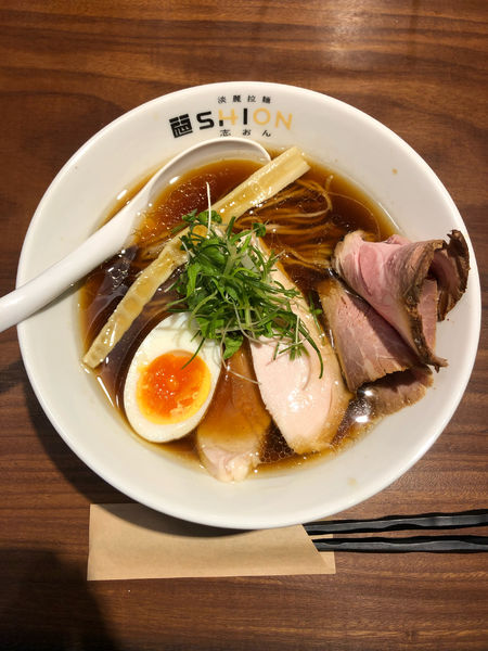 「醤油らーめん」@淡麗拉麺 志おん-shion-の写真