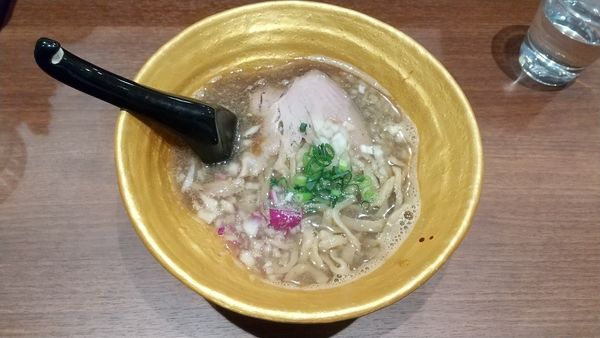 「東京激煮干しそば並盛り880円」@麺屋 五常 渋谷マークシティ店の写真