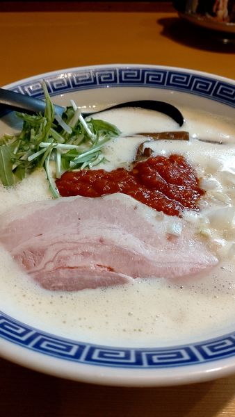 「つくば茜鶏の濃厚鶏白湯？９００円税込」@常勝軒 本庄店の写真