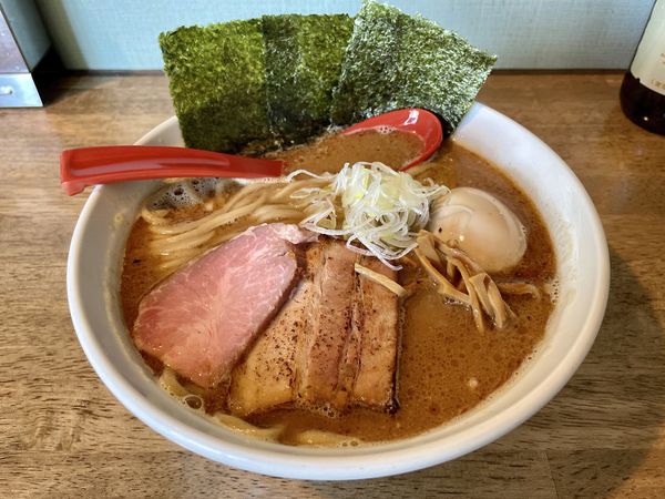 「キリン一番搾り生 中瓶 → 魚介豚骨オールスター 太麺大盛」@めん屋 平右衛門の写真