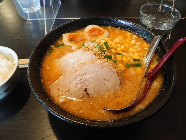 「元祖味噌ラーメンDX+コーン」@行者ラーメン 熱人G麺の写真