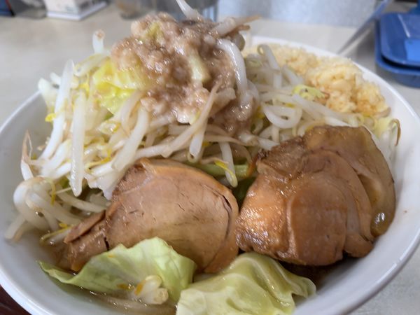 「ラーメン小ニンニクマシヤサイマシ720円」@麺'sラッキーパンチの写真