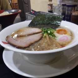 いぶし中華そば（味付玉子入り）こってり