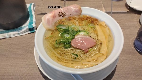 「御殿場地鶏の極上塩ラーメン」@東京ラーメンショーセレクション 極み麺「真卓朗商店」の写真
