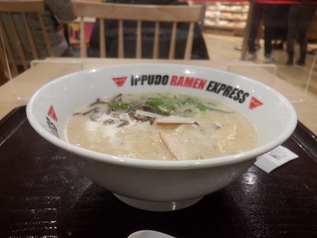 「博多流　とんこつラーメン」@IPPUDO RAMEN EXPRESS 南町田グランベリーパーク店の写真