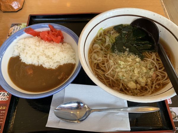 「たぬきそは280+ミニカレー丼260＝540円」@山田うどん 北中店の写真