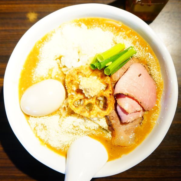 「〜季節限定〜ベジ味噌＋チーズ増し＋半熟煮卵」@麺や 豊の写真