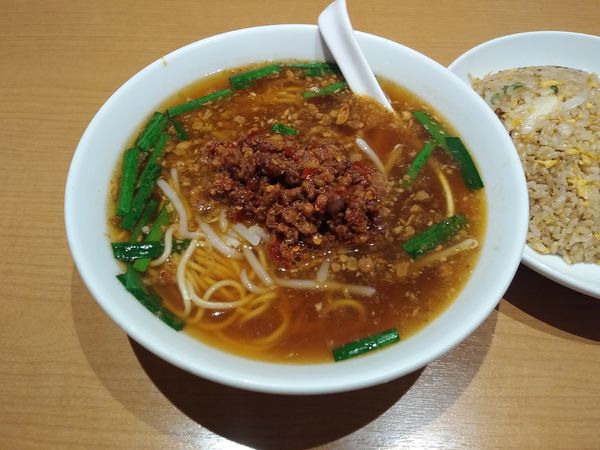 「台湾ラーメン&炒飯」@味仙 JR名古屋駅店の写真