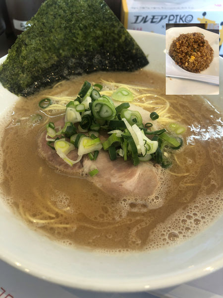 「半チャーハンセット1000円」@博多らーめん ひまわりの写真