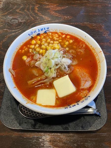 「味噌バター 二辛」@煮干しそばまると 中野分店の写真