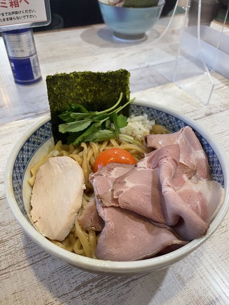 「濃厚たまごのまぜそば」@中華そば 四つ葉の写真