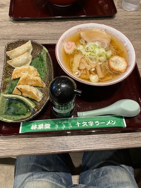 「十文字ラーメン＋ぎょうざ」@林泉堂 トピコ店の写真