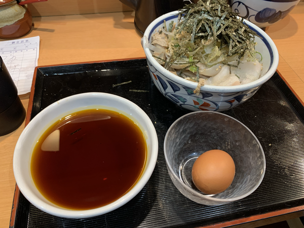 「豚つけそば (880円)+生卵(50円)」@蕎麦ラー岸上の写真