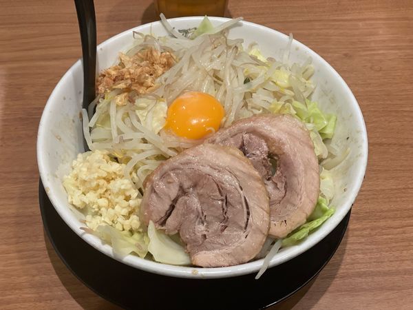 「小ラーメン＋汁なしに変更　880円」@豚山 上野店の写真
