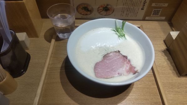「ふく流ラーメン」@ふく流らーめん 轍 東京高田馬場本店の写真
