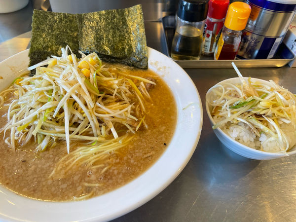 「ねぎ味噌、ねぎ増し1040円、半ライス100円」@ラーメンショップ 椿 牛久店の写真