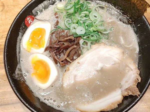 「味玉ラーメン」@羽釜豚骨博多ラーメン 二代目けんのすけ 本店の写真