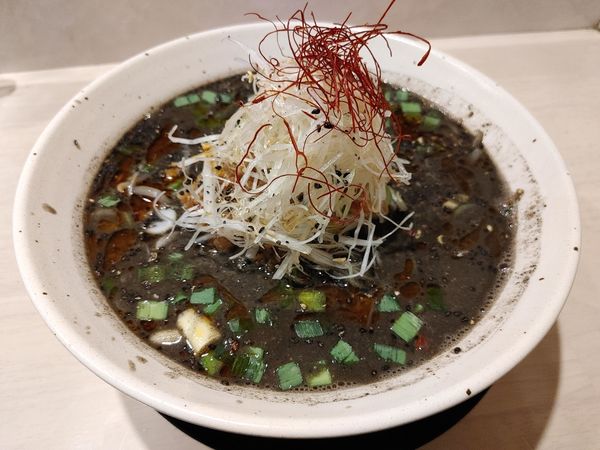 「黒胡麻担々麺890円」@担々麺食堂 齋藤商店の写真