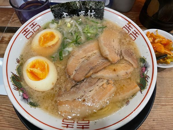 「しあわせいっぱいラーメン」@白馬童子 西九条店の写真