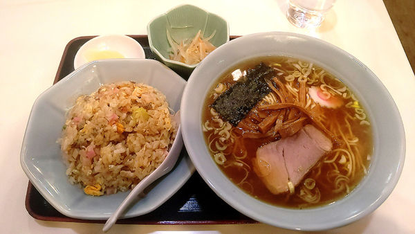 「『ラーメン・炒飯セット(¥900)』」@中華料理 二幸の写真