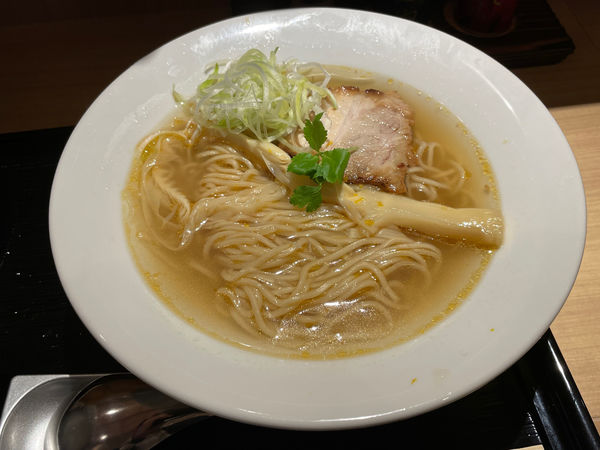 「はまぐり塩中華そば」@貝出汁中華そば カワチリバーの写真