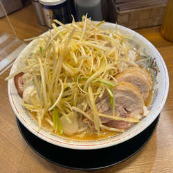 味噌山+豚1枚+味玉+白髪ネギ