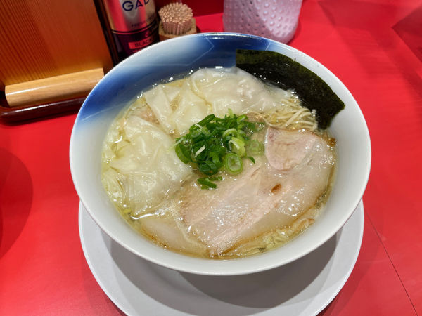 「塩ワンタン麺」@カドヤ食堂 クリスタ長堀店の写真