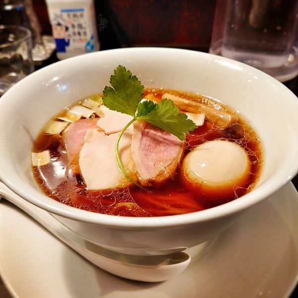 「地鶏丹羽黒どり特選醤油らぁめん」@KaneKitchen Noodlesの写真
