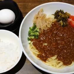 キーマカレーまぜそば（950円）