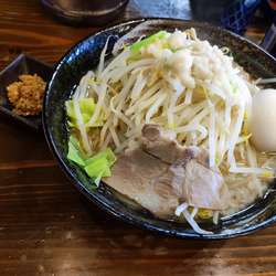 豚湯 並 漬けニンニク脂増し野菜普通