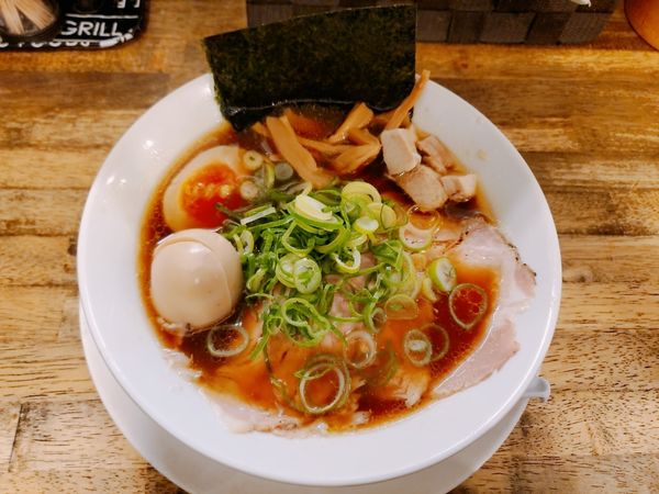 「鶏生醤油らぁめん」@岡本商店 谷町店の写真