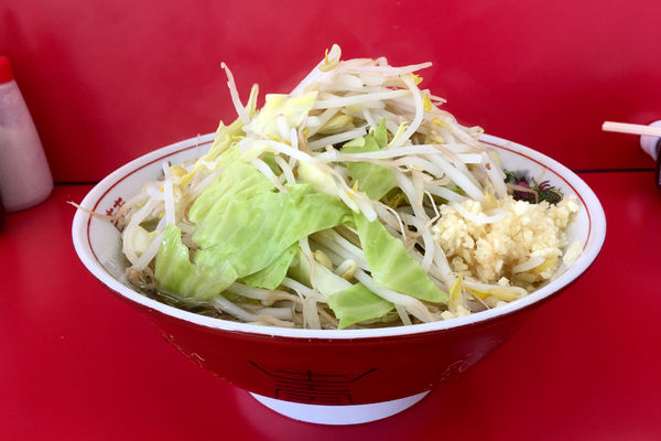 「小ラーメン(麺少なめ・硬め・ニンニク) 750円」@ラーメン二郎 ひたちなか店の写真