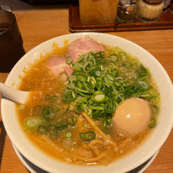 醤油豚骨味玉ラーメン