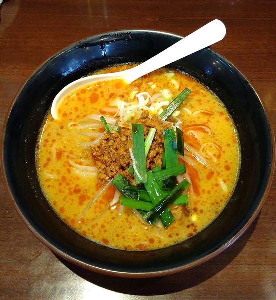 「麻辣刀削麺セット(チャーハン、唐揚げ付き) 930円」@長楽 高津波店の写真