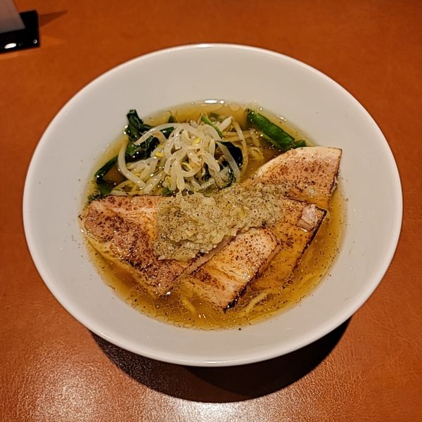 「自家製姜葱醬と煮豚の塩そば」@鶏そば山もとTONARIの写真