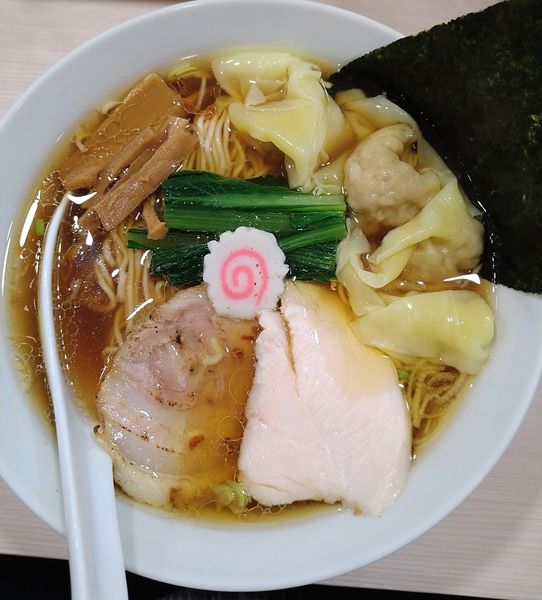 「ワンタン中華そば」@中華ソバ ちゃるめの写真