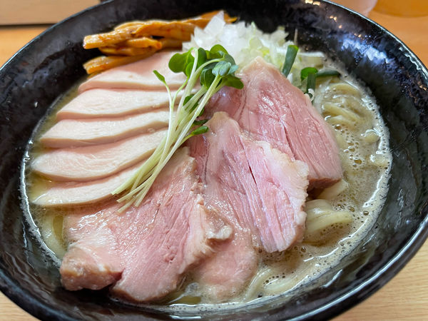 「鶏そば＋チャーシュー2種盛」@つけ麺 いな月の写真